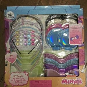 NIB Disney Minnie/Mickey Mouse Ears Craft Kit